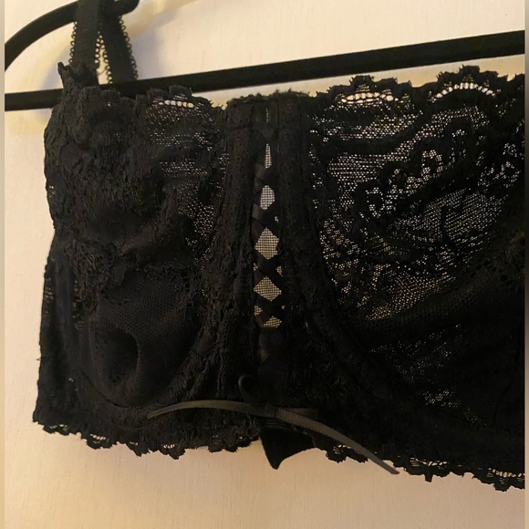 Frederick's of Hollywood Black Lace Bra - Picture 4 of 5